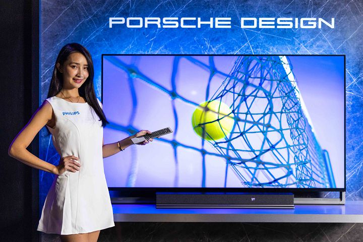 Philips 首度與 Porsche Design 進行聯手，推出全新限量 70PD9000 量子點 4K 液晶顯示器。