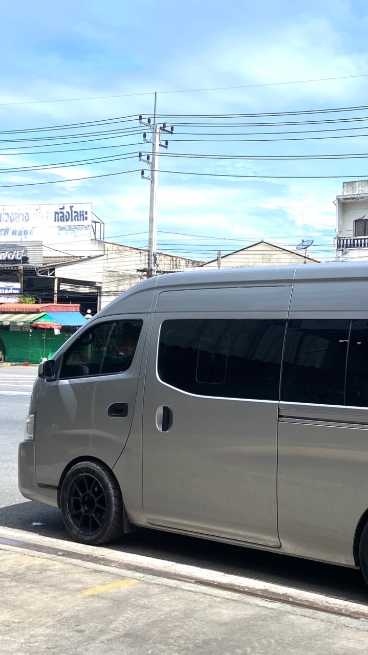 รถตู้รับส่งนักเรียน By.ป้อม