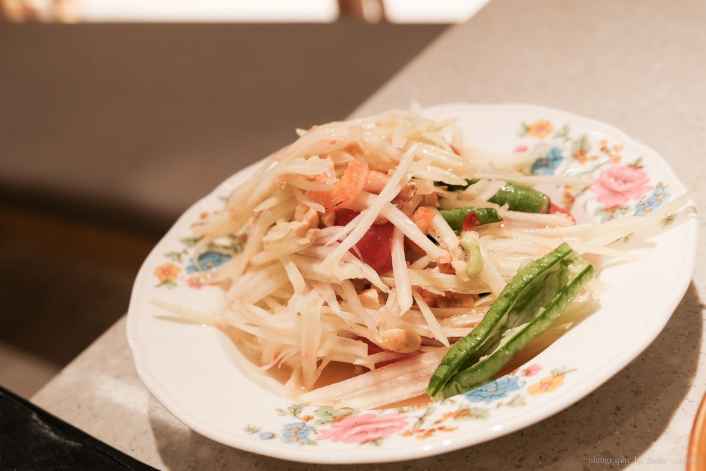 頌丹樂, 台北微風車站美食, Somtum Der, 台北米其林一星, 泰國東北料理, 平價米其林餐廳, 頌丹樂泰式料理, 台北車站美食