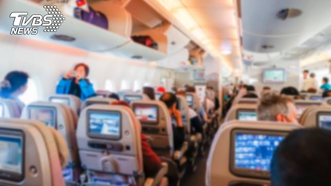 很多人怕密閉空間會成為病毒的溫床。(示意圖／TVBS)
