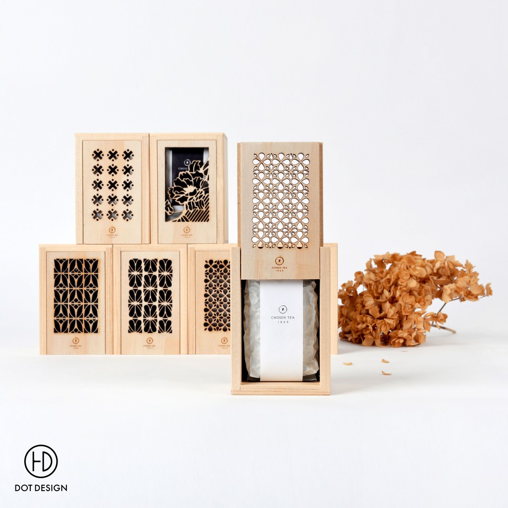 55W×92L×47H mm內容物/規格：多肉(金萱烏龍50g x 1包)／牽牛花(鐵觀音50g x 1包)／小雛菊(蜜香紅茶20g x 1包)／洞洞屋(文山包種茶15g x 1包)／鬱金香(碧螺春綠