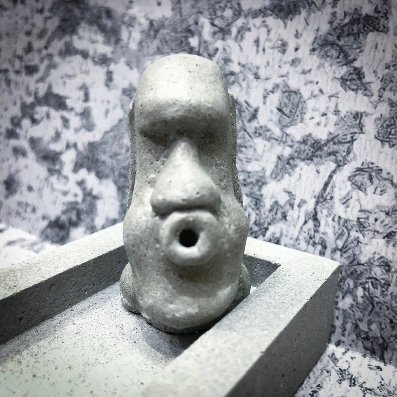 2019/12月新款商品，商品內容：啾啾款摩艾*1/水泥底座*1/線香*1（線體約10cm，總長約14cm）