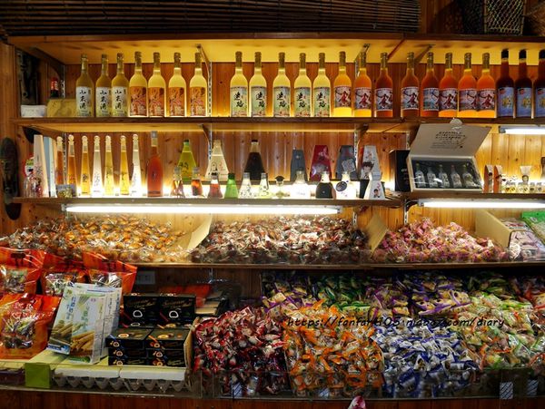 【烏來一日遊】#烏來老街 #必買伴手禮 #景麗特產行 #小米麻糬 #溫泉 #烏來台車 #瀑布 #烏來美食 #烏來景點 (15).JPG