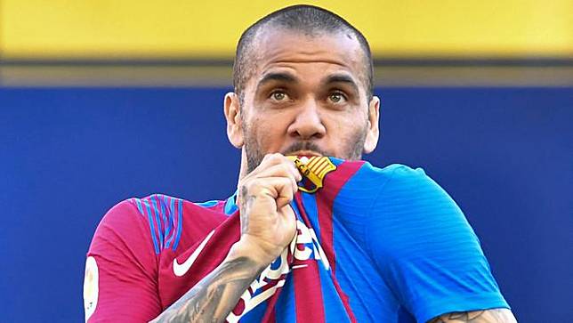 Dani Alves Girang Usai Jalani Debut Kedua Bersama Barcelona