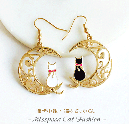 月光上の貓背影 金色鏤空耳環 日式手工設計 優雅質感女生耳飾 抗過敏耳針 時尚銀飾《波卡小姐 貓咪小物》BT0063
