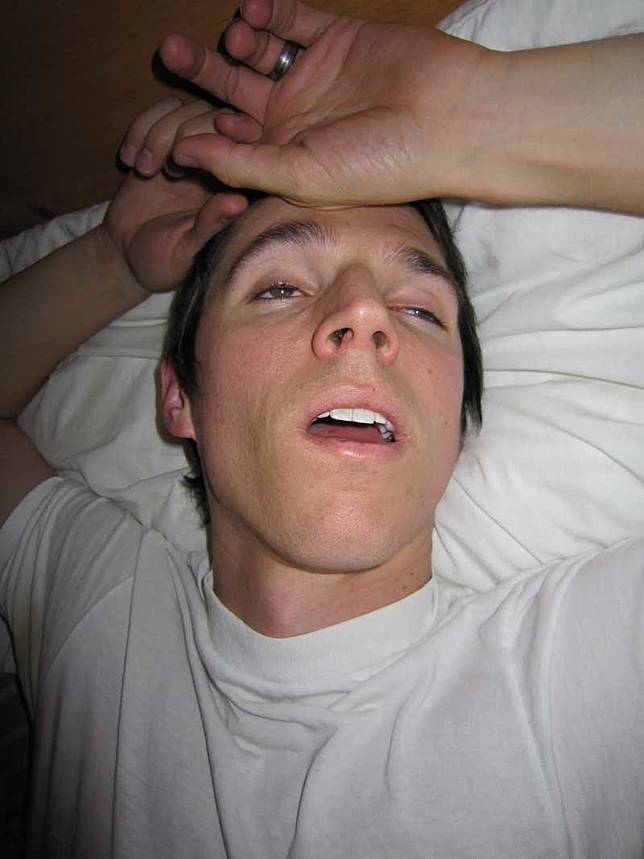 Alasan Kenapa Sebagian Orang Tidur Tapi Matanya Sedikit Terbuka Provoke Online Com Line Today