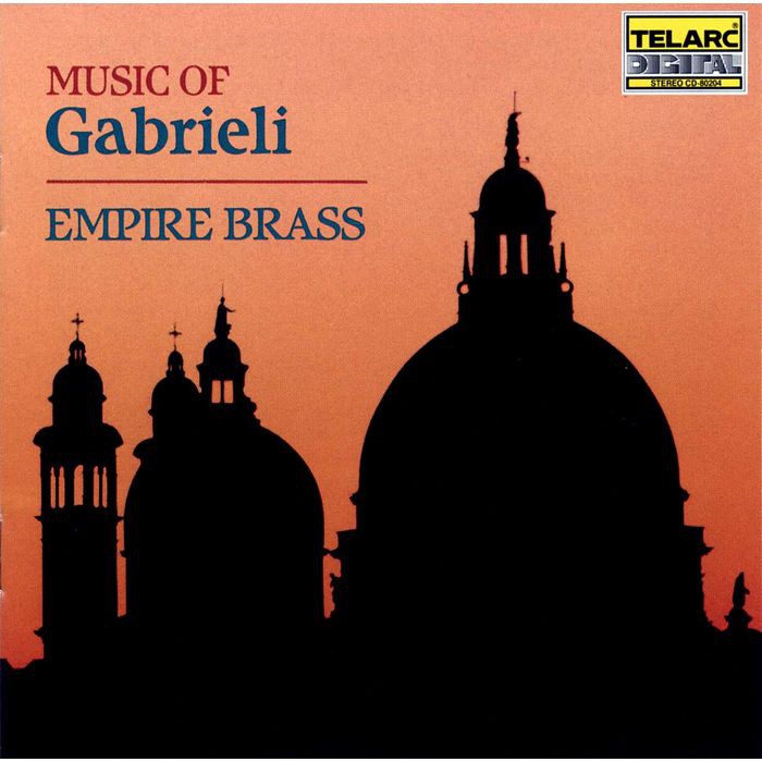 0089408020421 音樂廠牌： Telarc 義大利文藝復興時代重要作曲家嘉布里耶利是16世紀出生於威尼斯的義大利作曲家,風琴家,他早年隨任職威尼斯聖馬可教堂管風琴師的叔叔學音樂,1585年之
