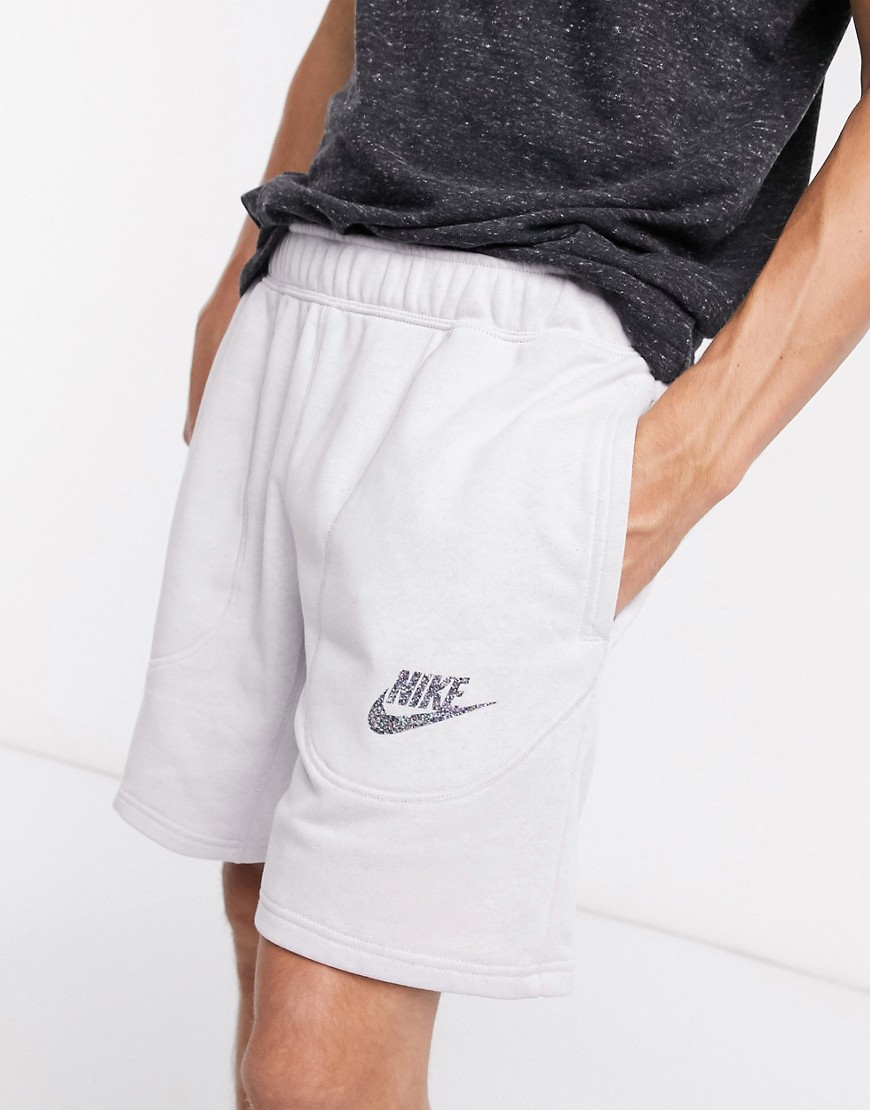 Shorts by Nike Part of our responsible edit Regular rise Elasticated waist Side pockets Printed glit