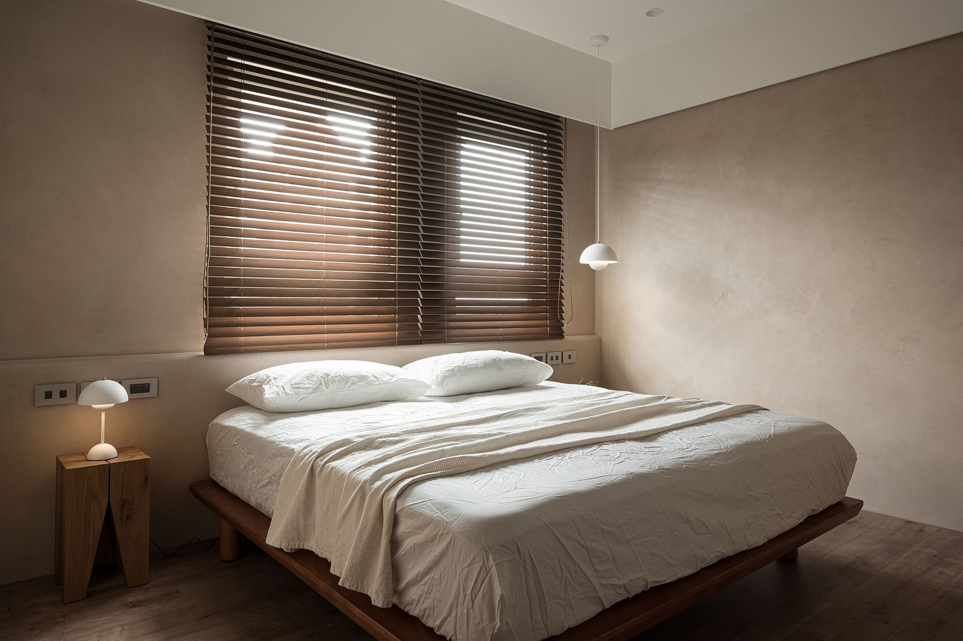 侘寂風格；自然元素；溫潤色調；留白；居家空間；設計