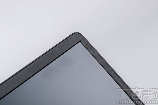 Asus ZenBook 15－ 最小的15吋輕薄筆電