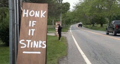 Ngeri! Pria Ini Pakai Kulit Kerang untuk Bangun Jalan, 3 Hari Kemudian Hal Mengerikan pun Terjadi!