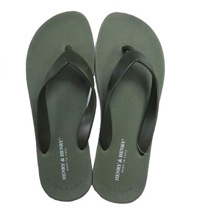 產品特色 100%義大利設計、製造 經典三色，方便搭配無須煩惱 使用輪胎製成鞋底配上止滑刻紋，防滑、安全、環保 符合人體工學鞋身設計緊貼腳底，久走不累且不摩腳，雨天行走也不易濺水 膠體部分使用上等棕櫚