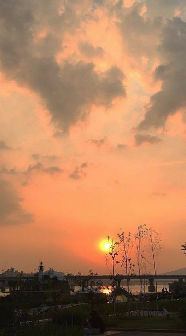 เเลกรูปท้องฟ้ากันมั้ยคุ้บ🧤⛅🌈