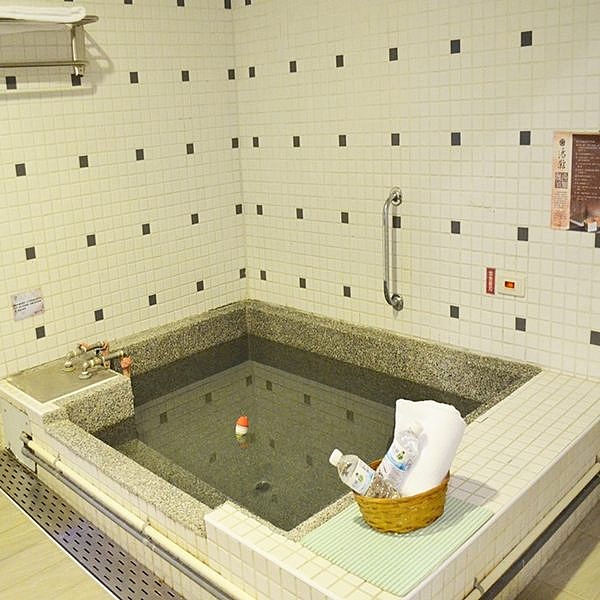 ●平日90分鐘+兩杯飲品n●與大自然貼近的全新感受n●俯瞰烏來老街