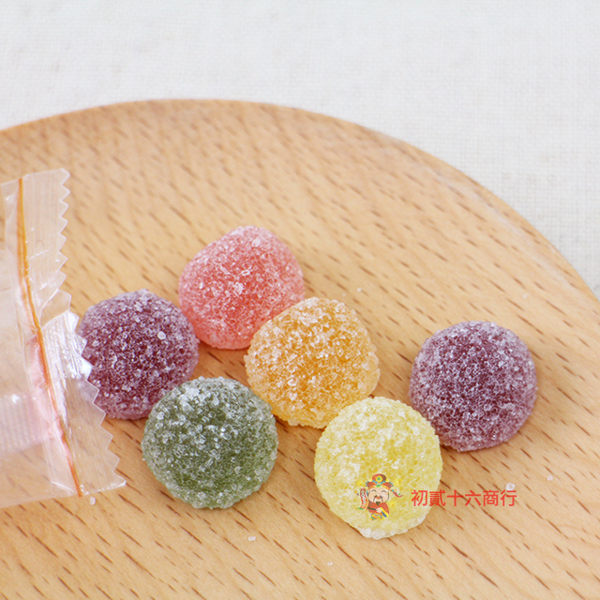 ★不含人工色素n★五種口味顏色綜合小包裝而成 n★軟Q適中，大人小孩都喜歡的QQ軟糖n★臺灣製造