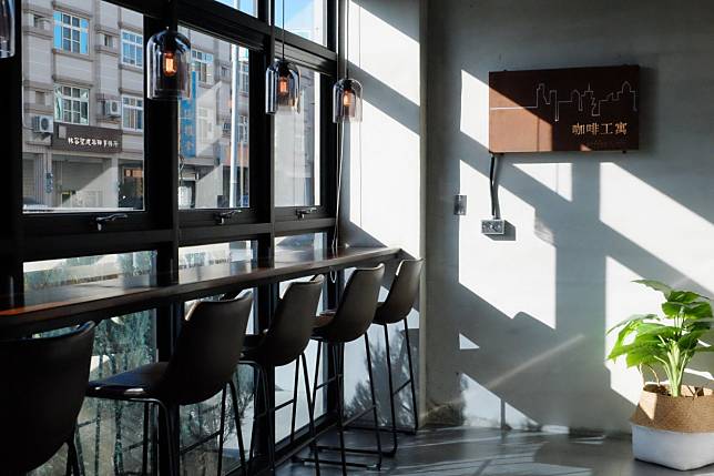 咖啡工寓（圖片來源：IG ＠coffeeloft.apt）