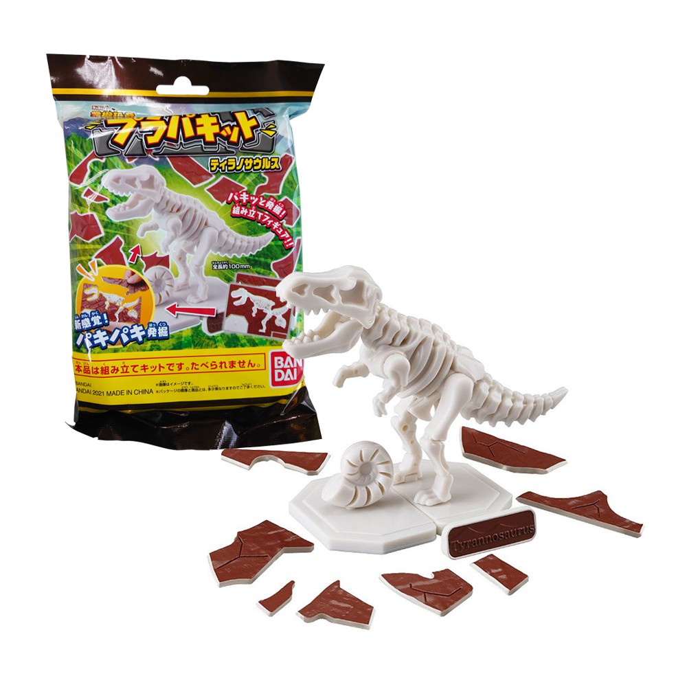 ◆巧克力發掘恐龍模型 暴龍 款◆將化石挖掘出來並組裝成恐龍吧！◆組裝完成的恐龍嘴巴、頭部、四肢及尾巴可動※本商品不可食用◆內容規格：◇單盒尺寸：23x13.5x3.5cm◇品牌：BANDAI◇材質：塑