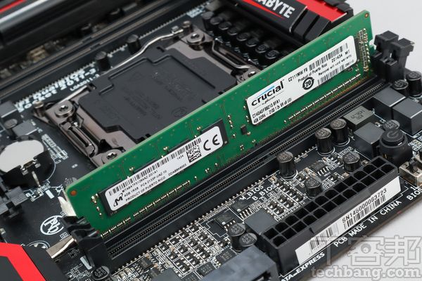 記憶體價格終於下跌到合理範圍，就算不是組裝新電腦，只要是DDR4平台主機板，覺得容量不夠都可以買一兩條來插好插滿！