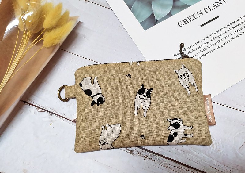 走走 心情好的時候，心情不好的時候，只要一起走走， 就可以暫時讓自己的心，空白一下。 因為，說走就走，我們隨手一拿，就能自在出發。 一起深呼吸，一起走走吧！