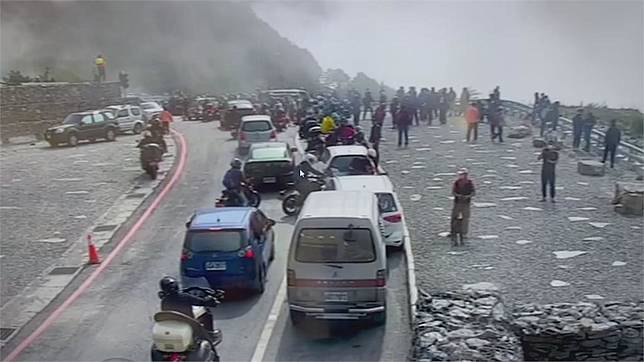 南橫公路全線有條件通車人潮爆滿大塞車 民視新聞網 Line Today