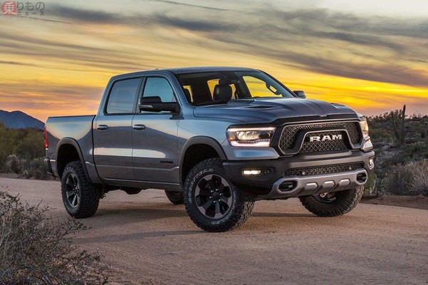 ピックアップトラック 止まらぬ高級化 実用車がなぜ