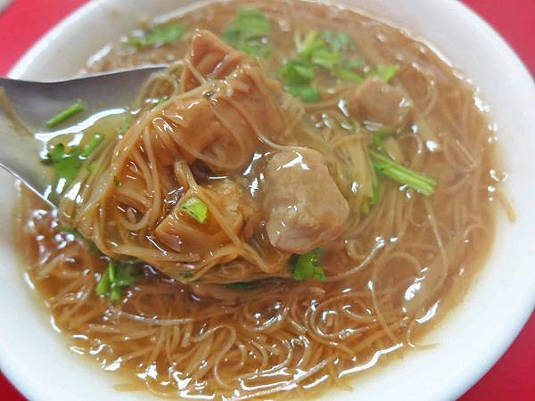【新莊美食】大新莊正古早味蚵仔麵線-網路激推的蚵仔麵線店 【新莊美食】大新莊正古早味蚵仔麵線-網路激推的蚵仔麵線店