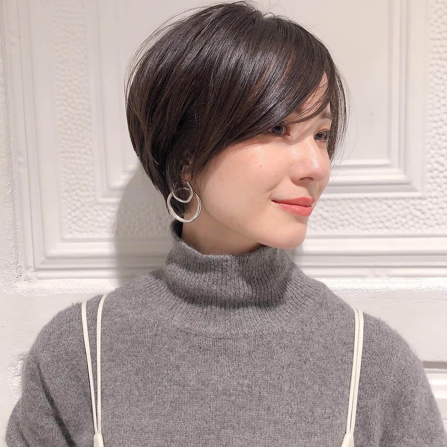 大人ショートは 丸みのある洗練シルエット で新鮮な印象に 21年ヘアスタイル