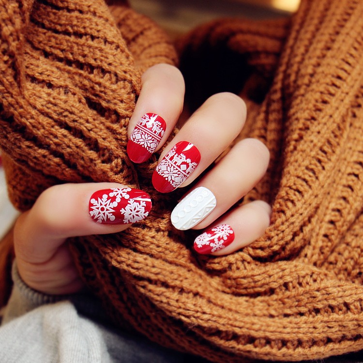【現貨】NC289 紅色雪花白色毛衣甲 日系美甲 膠水款24片