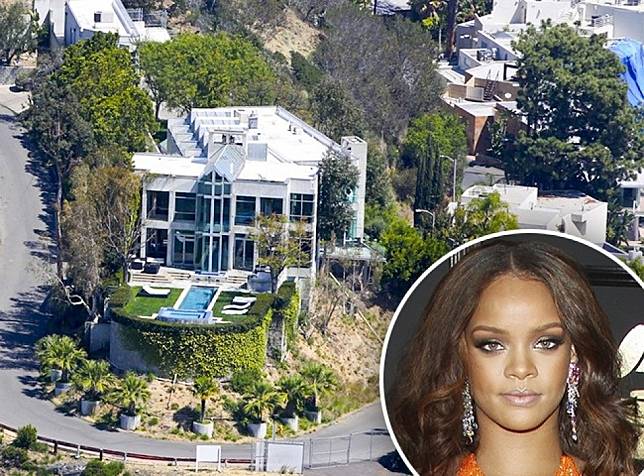 8 Rumah Unik Selebritis Hollywood, Ada yang Punya Landasan Pesawat!