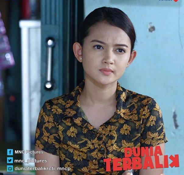 Berperan Kalem 10 Foto Entin Dunia Terbalik Aslinya 