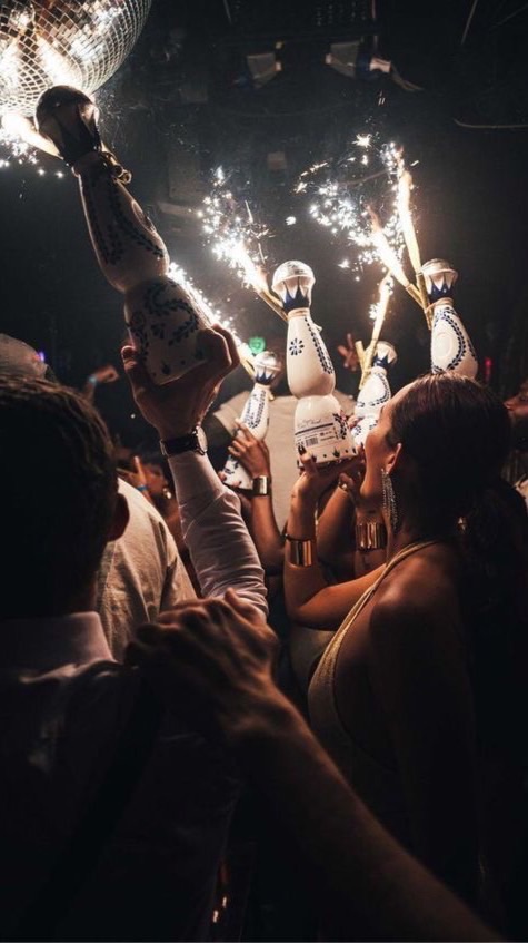 • บรอดงาน Influe club || model Chanya Group