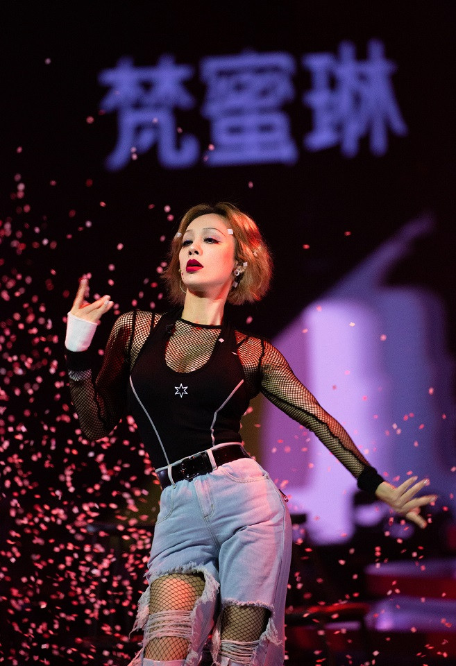 「沙漏身形」美腿女神2：寧靜