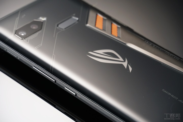 華碩 ROG Phone 大全套開箱！重新定義電競手機樣貌