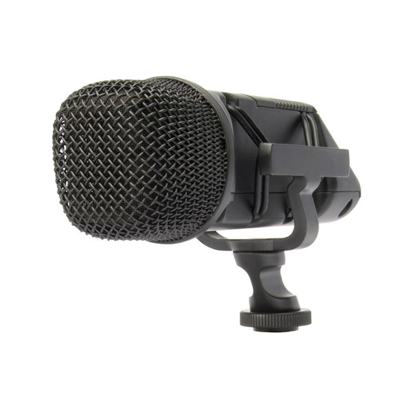 RODE Stereo VideoMic是一款高品質的立體聲麥克風，設計供攝像機、單反攝像機和便攜音頻錄製者使用。兩個高分辨率的1/2“電容極頭被安裝在固定的X/Y立體聲陣列中，從而能夠呈現非常自然的
