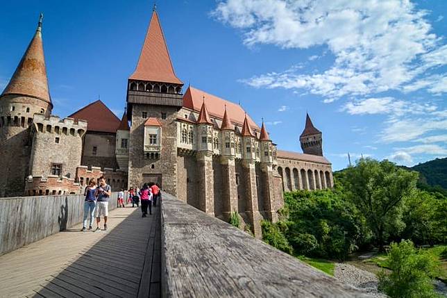 Corvin Castle