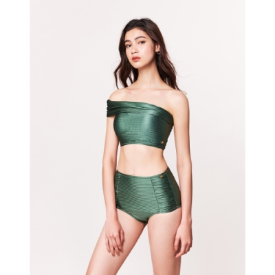 適用對象：全尺段罩杯皆適用 斜肩典雅美型款，害羞女孩必備 完美包覆胸型，強化結構支撐度 小可愛式比基尼 微露鎖骨美背線條