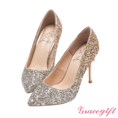 碎石亮片打造白雪公主唯美特質 蝴蝶結金屬戒環鑲嵌閃耀高跟 璀璨奪目吸引眾人目光