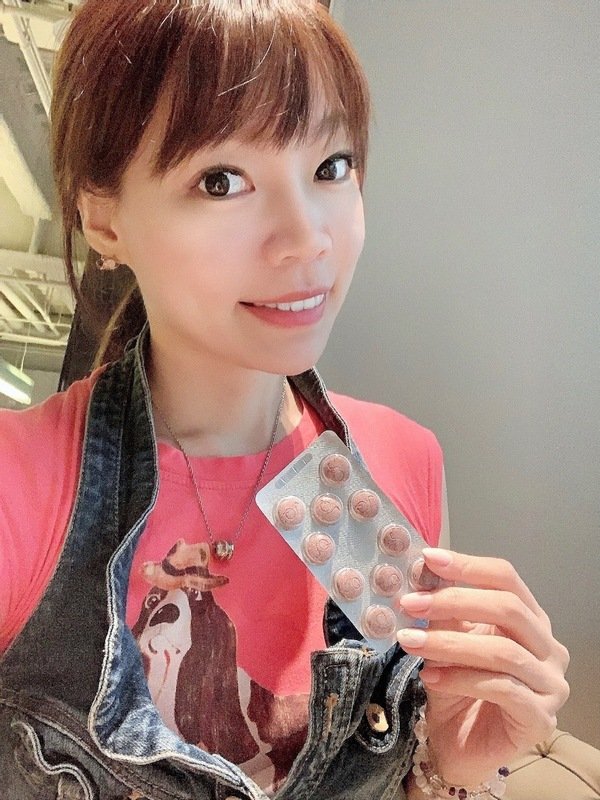 「保健品」擺脫修圖應用程式，養顏美容氣色佳滋補強身，3C族舒緩首選-勁茂藍莓枸杞萃取與椴木牛樟芝開箱分享