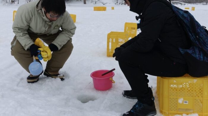 北海道大沼公園 體驗雪地上釣魚