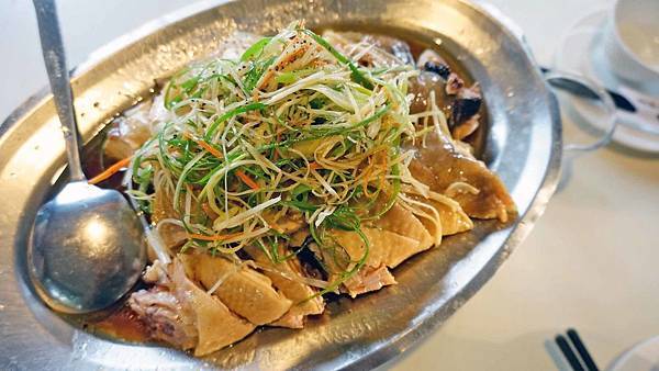 【五股美食】碧瑤山莊-觀音山裡的美味土雞、環境極佳的餐廳