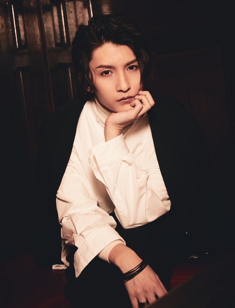 テーマは文学青年 Girls Continue 梅津瑞樹を大特集 太宰治ポーズ も