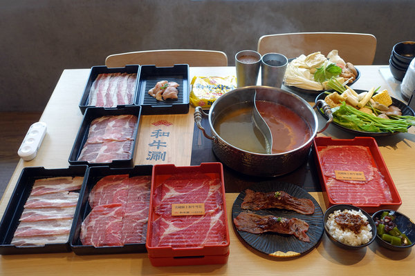 和牛涮日式鍋物放題台北忠孝東店(菜單價位、訂位、生日優惠、小孩收費)，聚餐或一個人都能享用的超值和牛三吃
