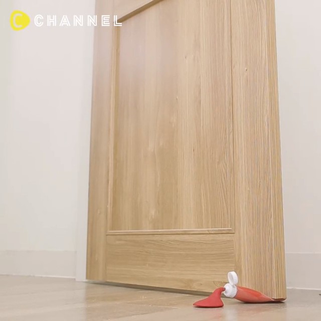 ケチャップがこぼれてる 手作りケチャップドアストッパー