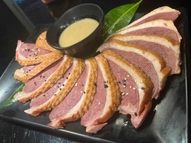 煙燻鴨胸肉盤（圖／神來一爐提供）