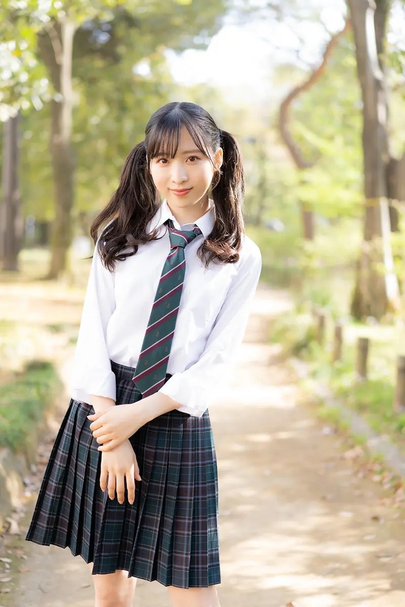 小栗有以　制服 
