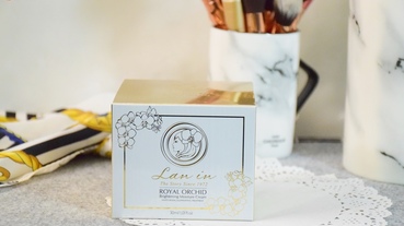 【臉部保養】皇家蘭鑽全效美白修護精華，淨白使肌膚有光澤。