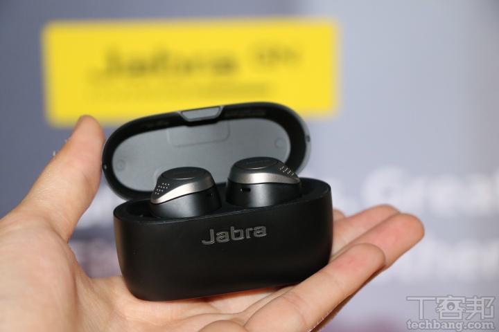 Jabra 在台發表全新真無線耳機 Elite 75t，體積縮水 20% 更貼耳、電力增長可聽 7.5 小時
