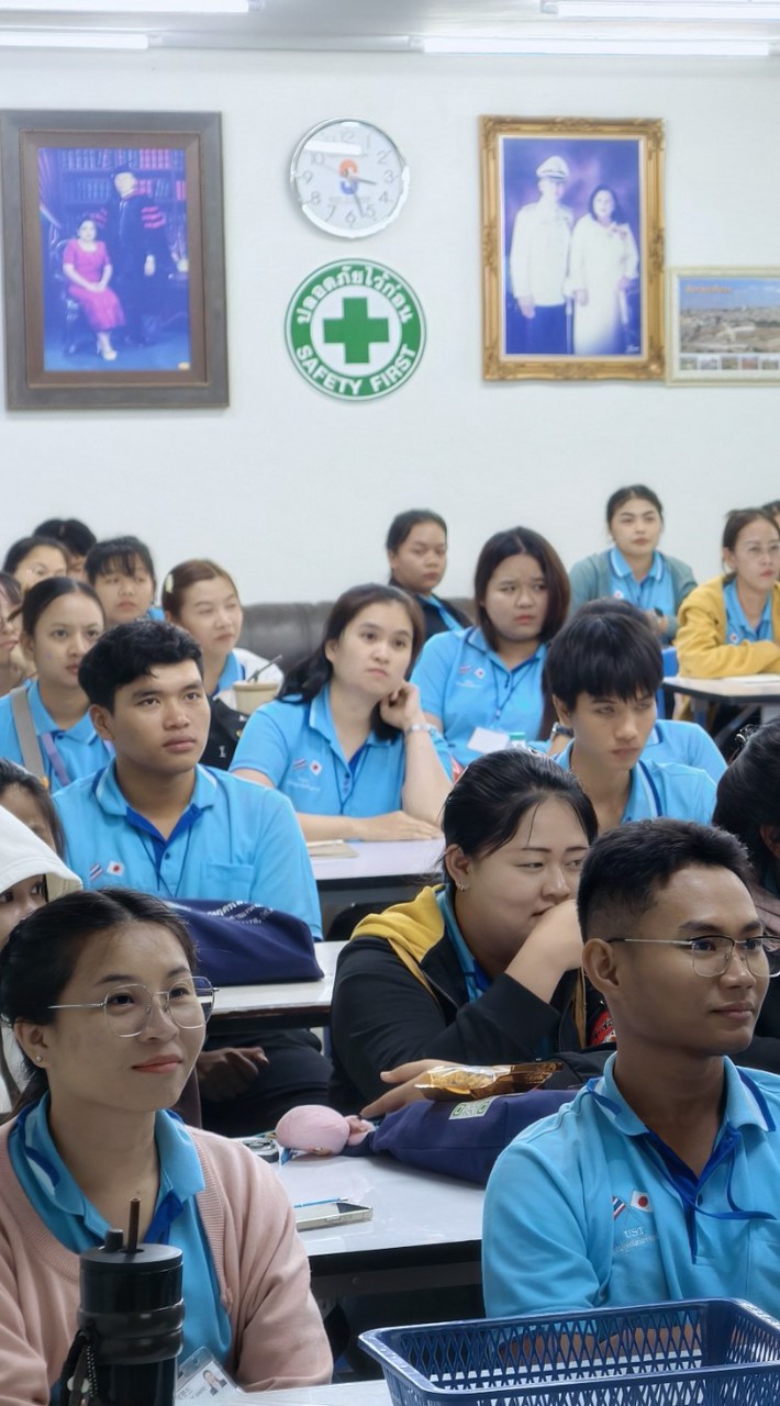 โรงเรียนอุดรเสริมทักษะภาษา UST学生
