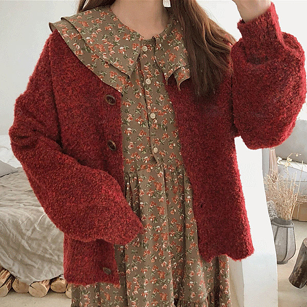 詢問度超高的美美外套，針織毛衣材質很好摸，橘紅色系適合秋冬穿搭。