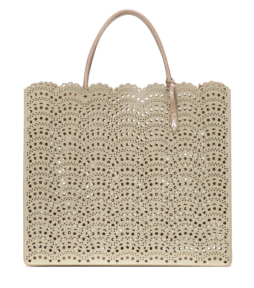 This beige tote from Alaïa is an elegant installment to your everyday wardrobe.